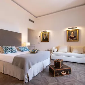 Kf Deluxe 2*, Florencia Italia
